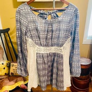 5/$25 Ryu Boho Top Size Medium